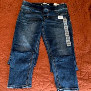 (NWT) Old Navy Rockstar Super Skinny Jeggings with Elastic Waste